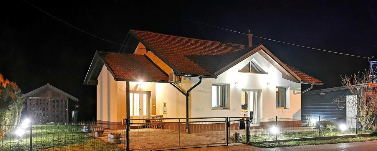 Holiday Home Melani Sinac 外观 照片