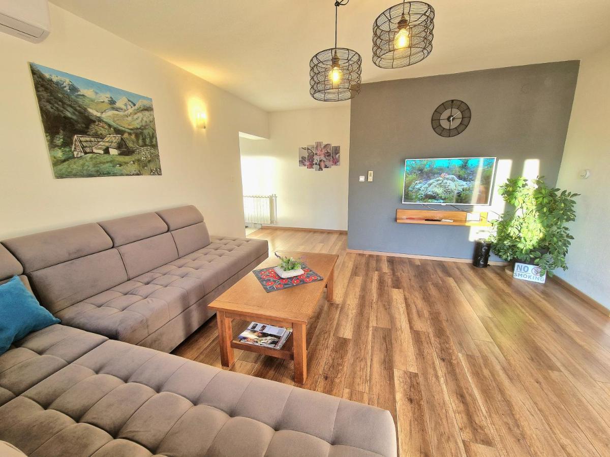 Holiday Home Melani Sinac 外观 照片